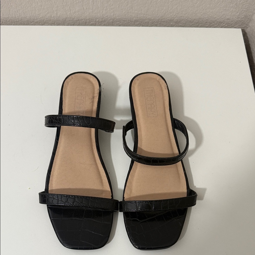 Princess Polly  Black Croc-Embossed Sandals